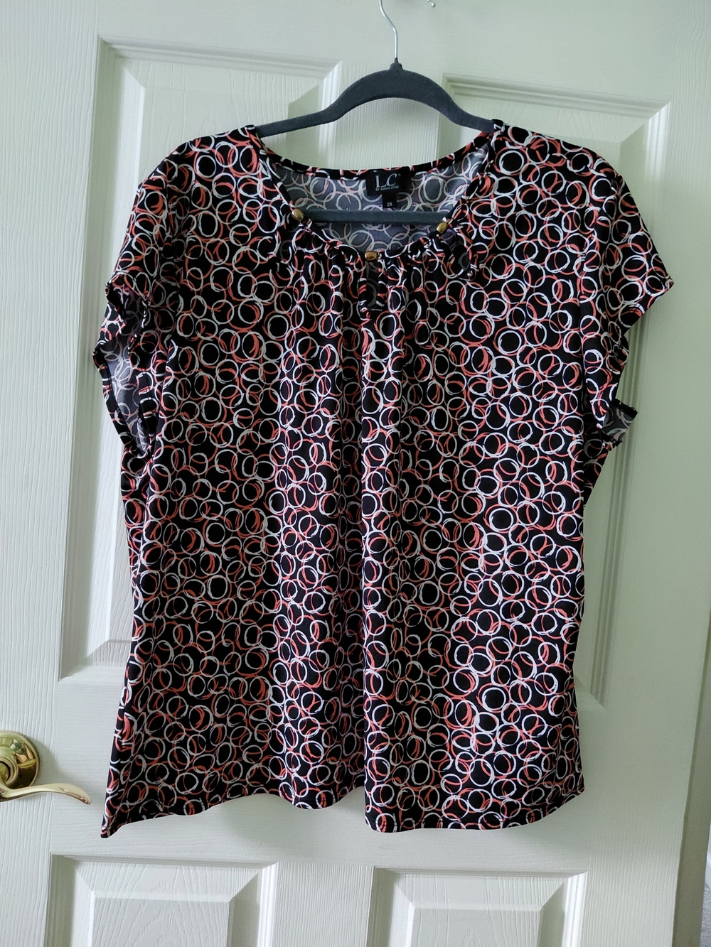 LC Laura Cruz Black Cap-Sleeve Blouse with Copper & White Ring Print